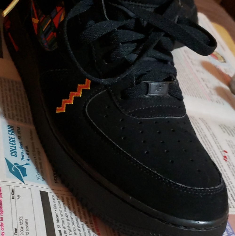 Nike low Air Force One's(Urban Jungle Gym) Peace